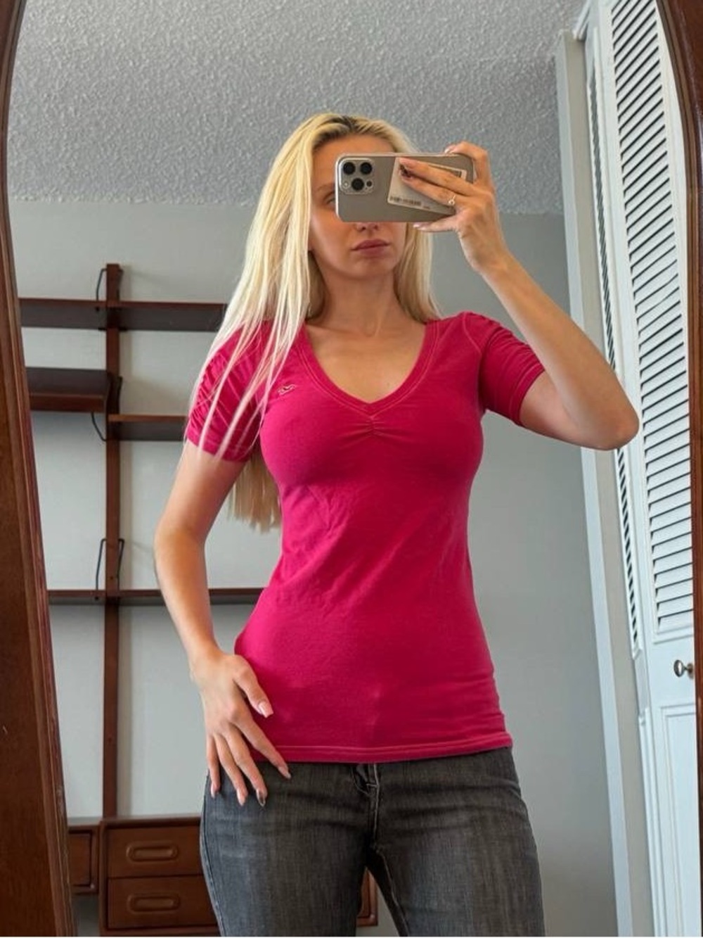 Y2K Hollister Bright Pink V-Neck Short Sleeve Tee